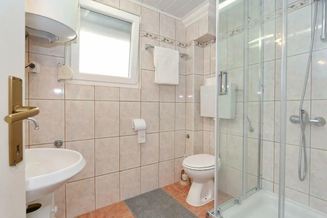 Villa Neyla Vir Apartment