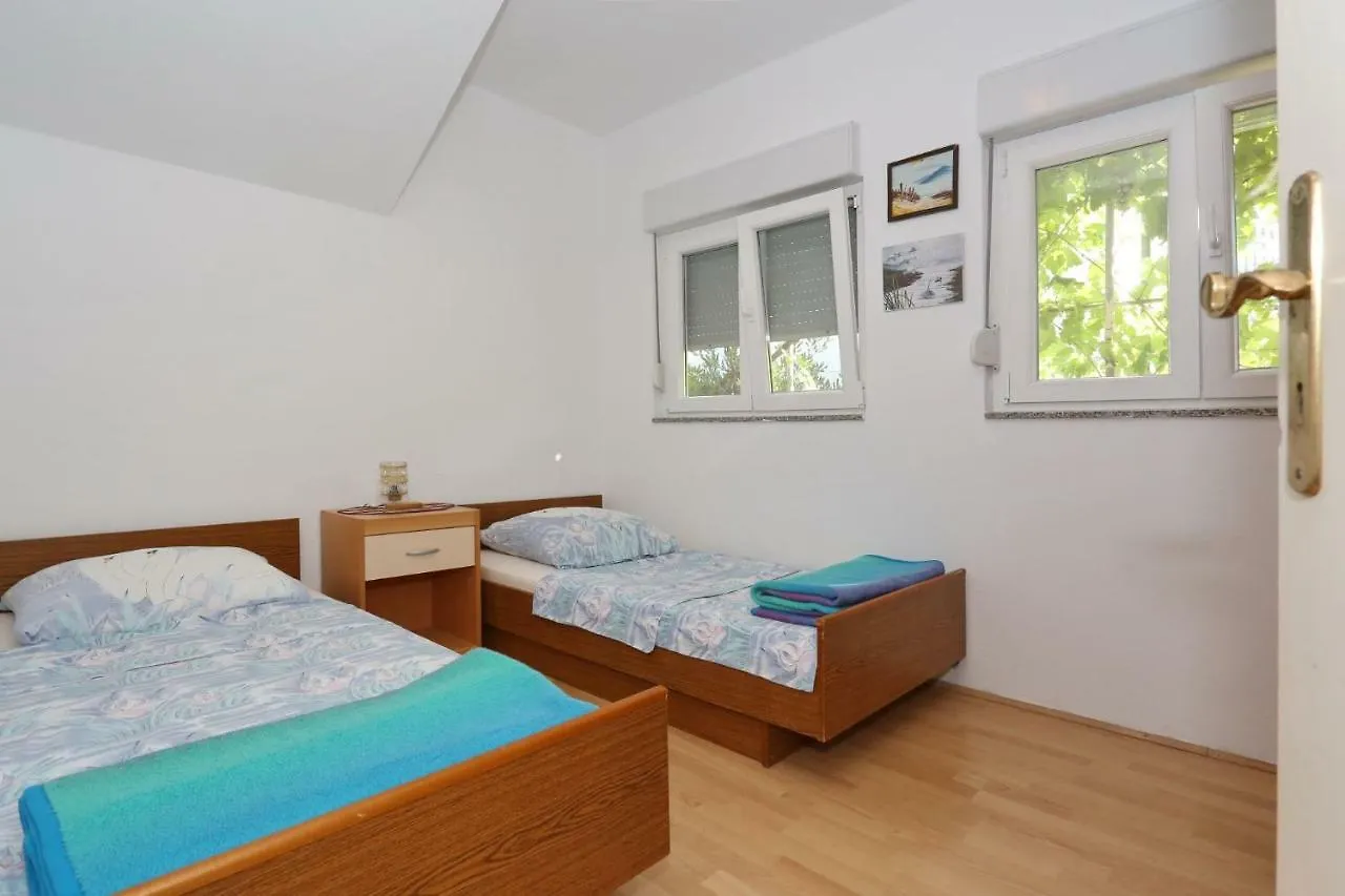 Apartment Villa Neyla Vir Croatia