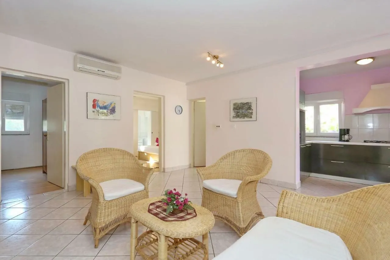 Apartment Villa Neyla Vir