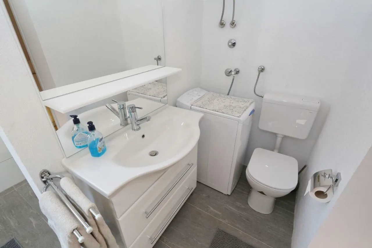 Villa Neyla Vir Apartment
