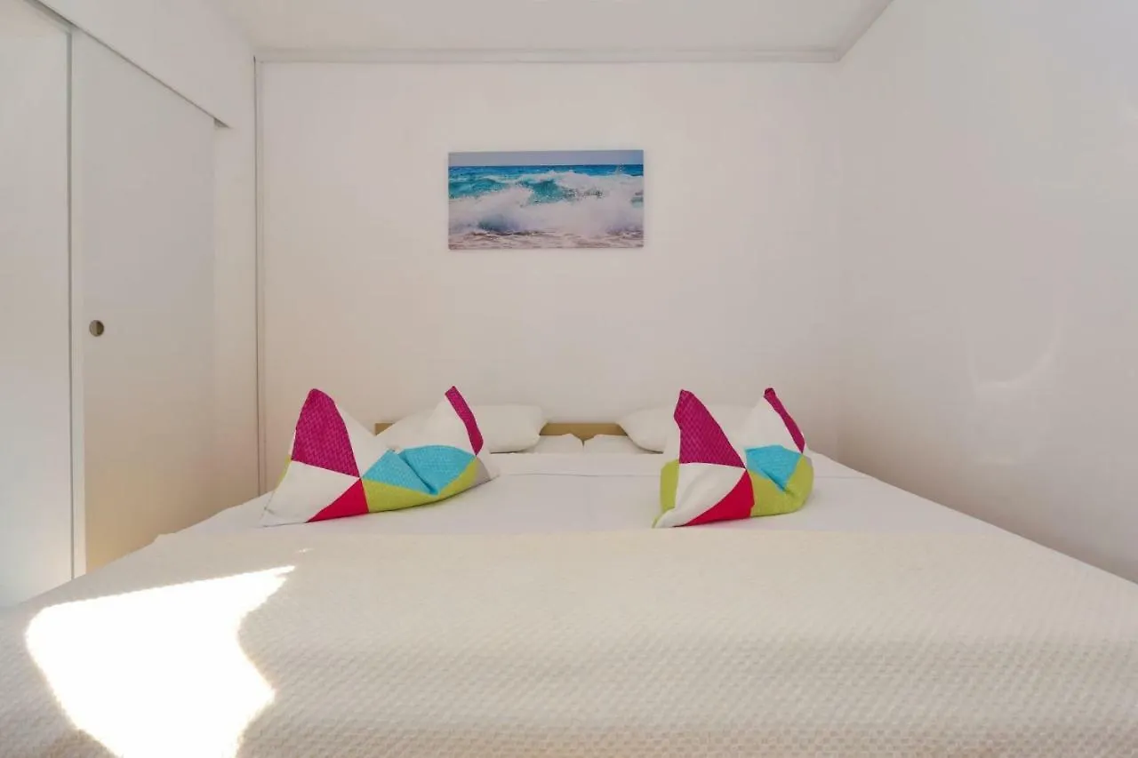 Villa Neyla Vir Apartment
