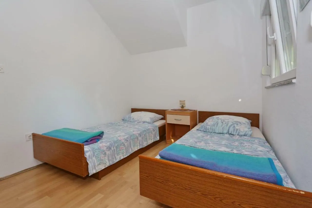 Villa Neyla Vir Apartment