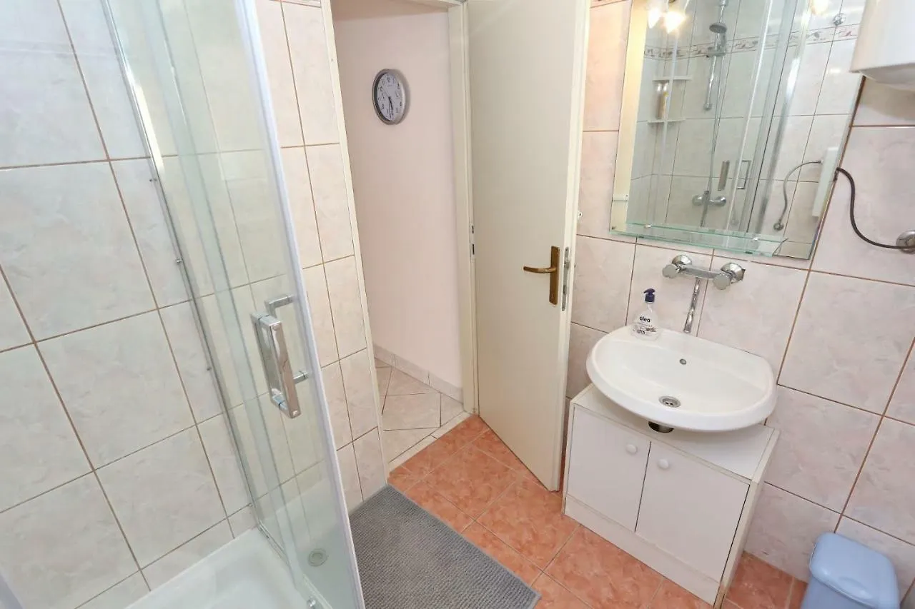 Apartment Villa Neyla Vir