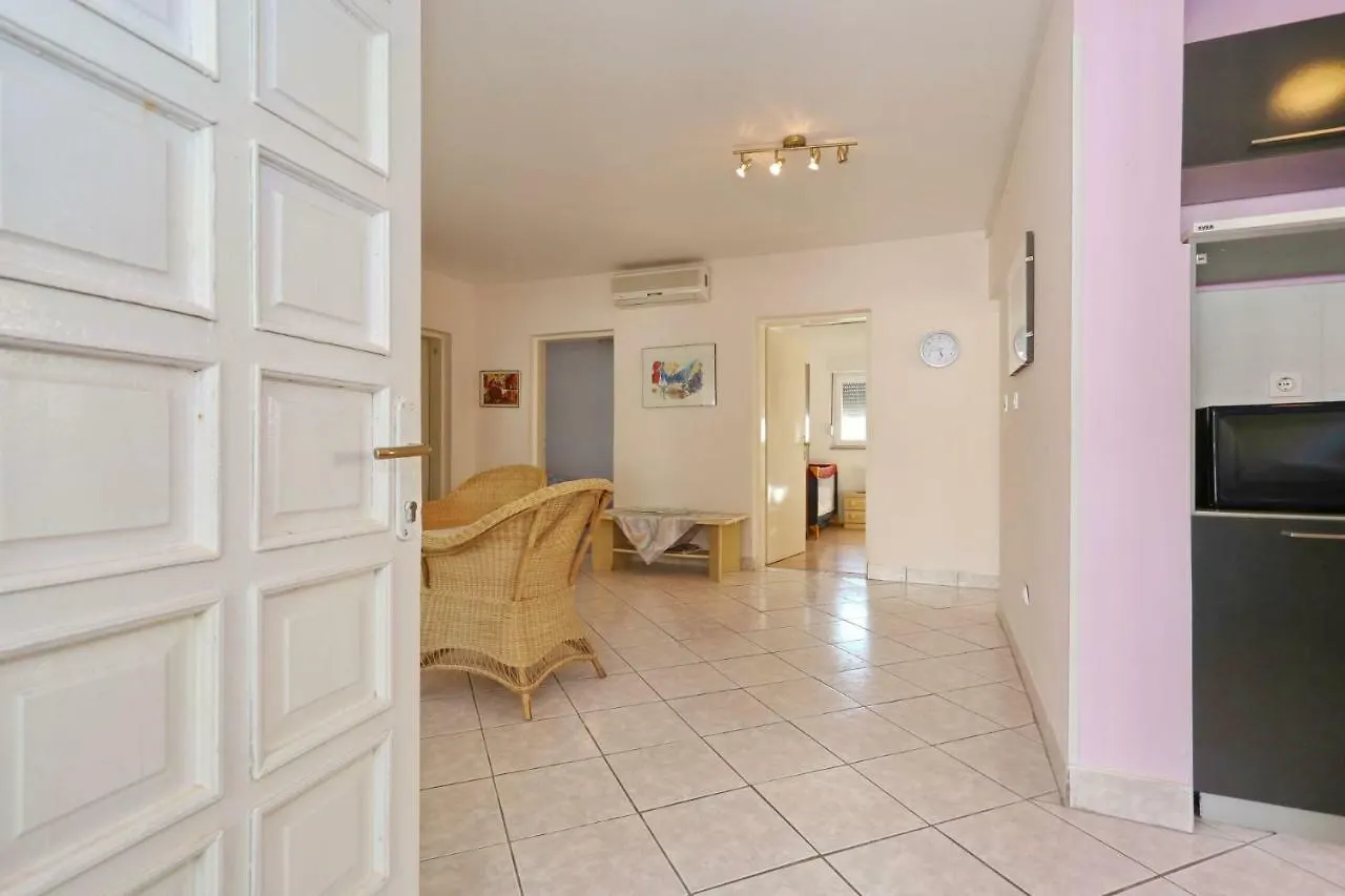 Villa Neyla Vir 0*,  Croatia