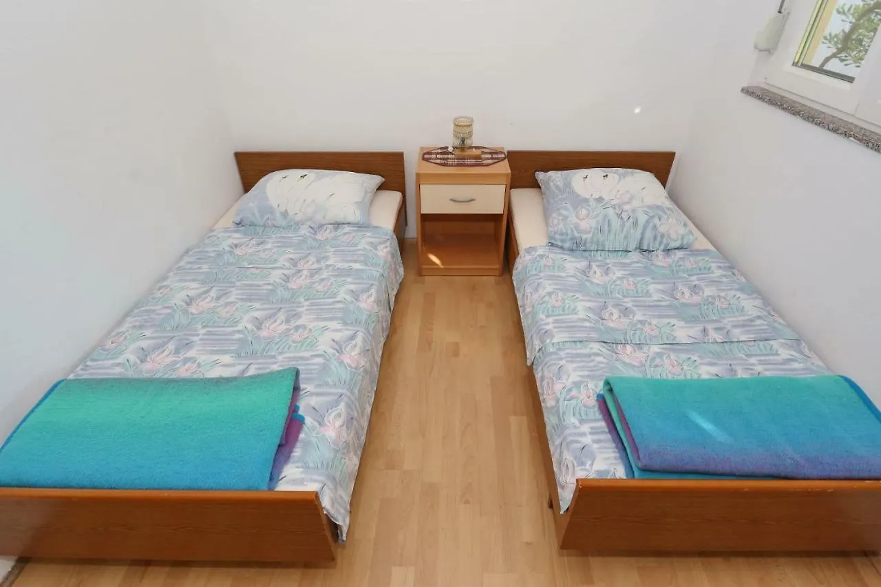 Villa Neyla Vir Apartment