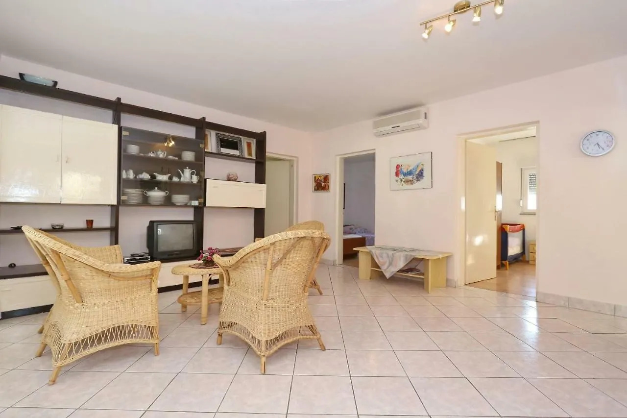 Villa Neyla Vir Apartment