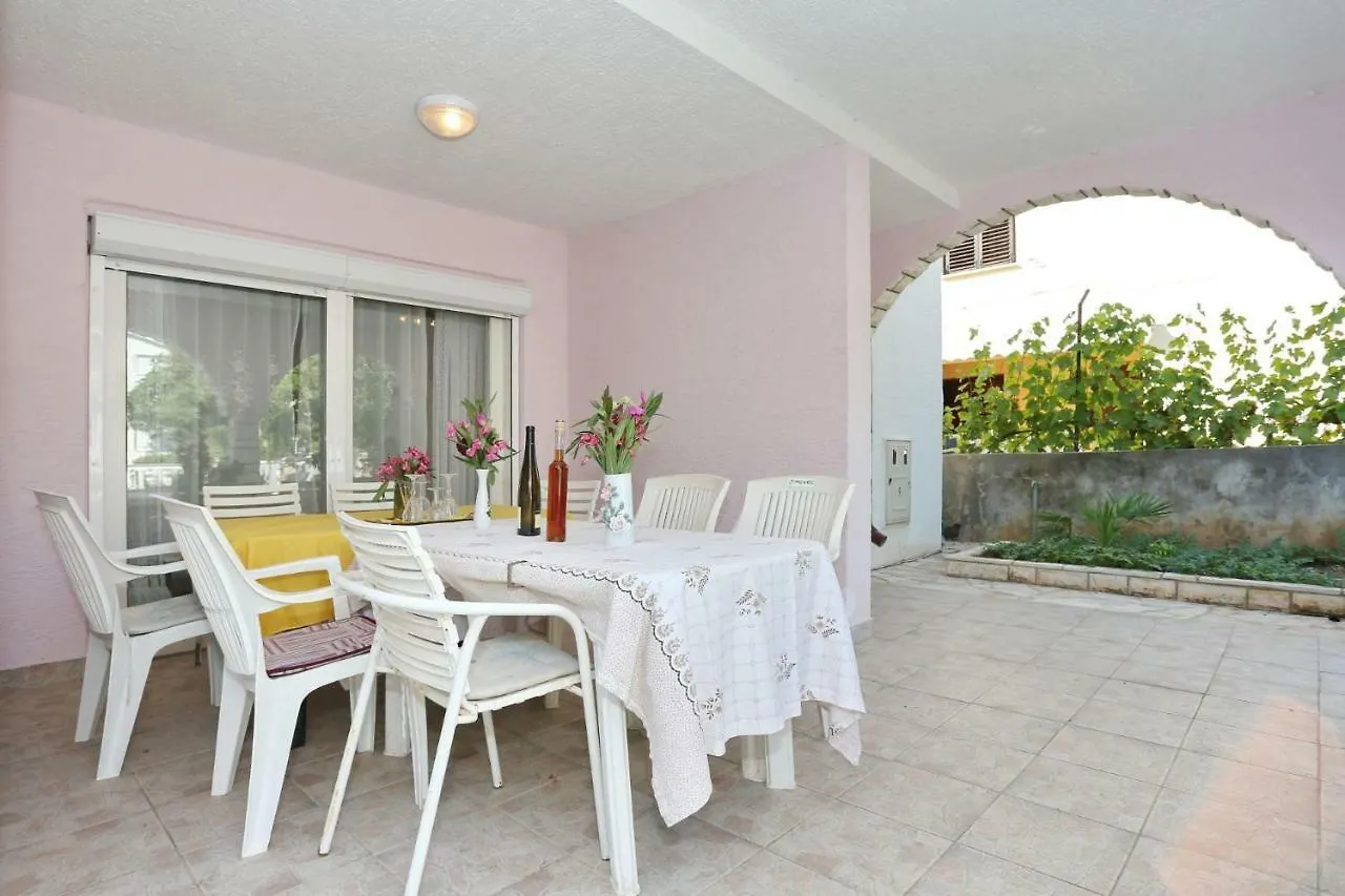 Villa Neyla Vir 0*,  Croatia